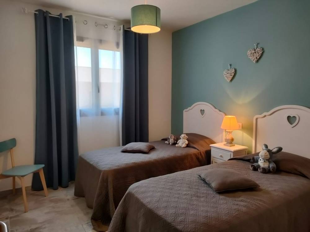 Chambre 2 lits 90x190 avec placard